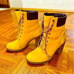 Timberland Glancy Boots Size 6.5 (Wheat Nubuck)